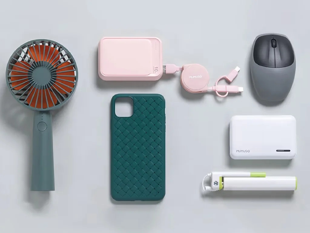 Artículos MUMUSO para el día a día: ventilador, cargador y accesorios